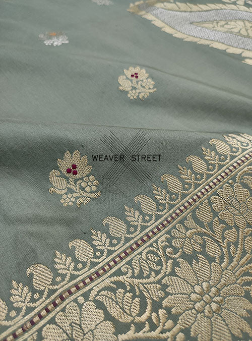 Ash Grey katan silk handwoven Banarasi saree with konia and kadwa buti. 2 DETAIL