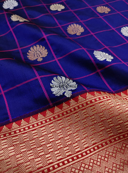 Blue katan silk handwoven Banarasi saree with kadwa buti in checks. 2 DETAIL