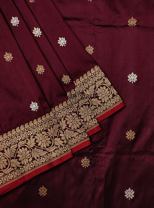Burgundy Katan Silk Handwoven Banarasi saree with small flower kdhua buti (3) close up