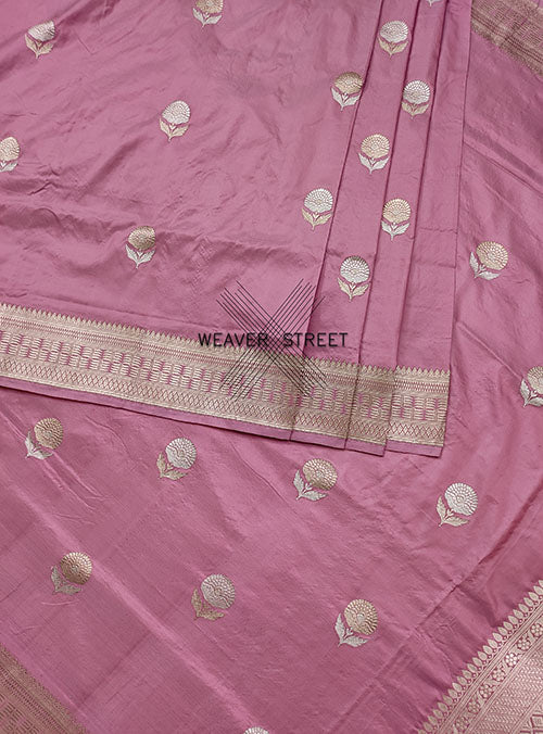 Dusky Pink Katan silk Handwoven Banarasi saree with alfi Flower buta (4) center