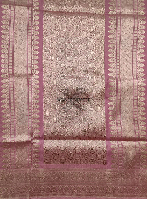 Dusky Pink Katan silk Handwoven Banarasi saree with alfi Kadwa buta. 5 PALLU
