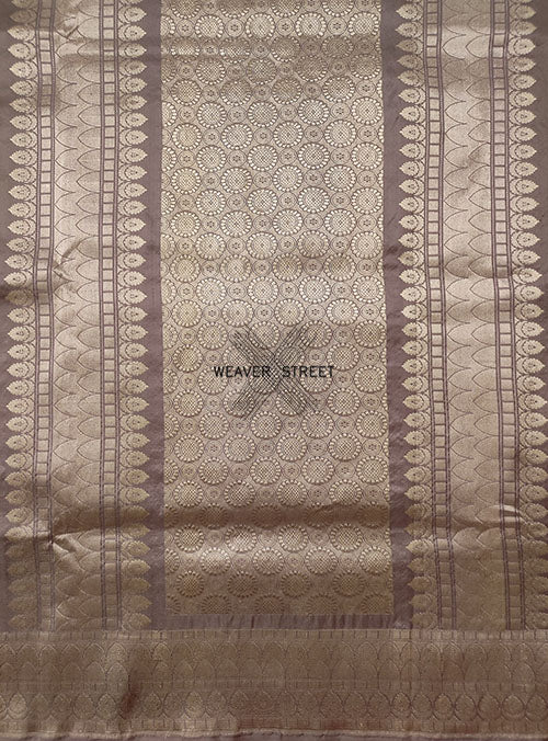 Earthy Grey Katan silk Handwoven Banarasi saree with alfi Kadwa buta. 5 PALLU