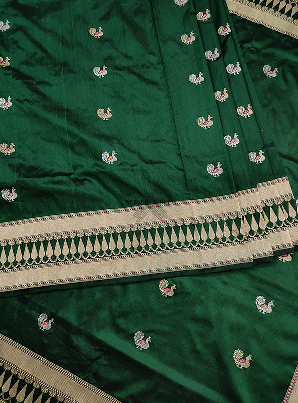 Green Katan silk Handwoven Banarasi saree with meenedar peacock buti. 4 CENTER