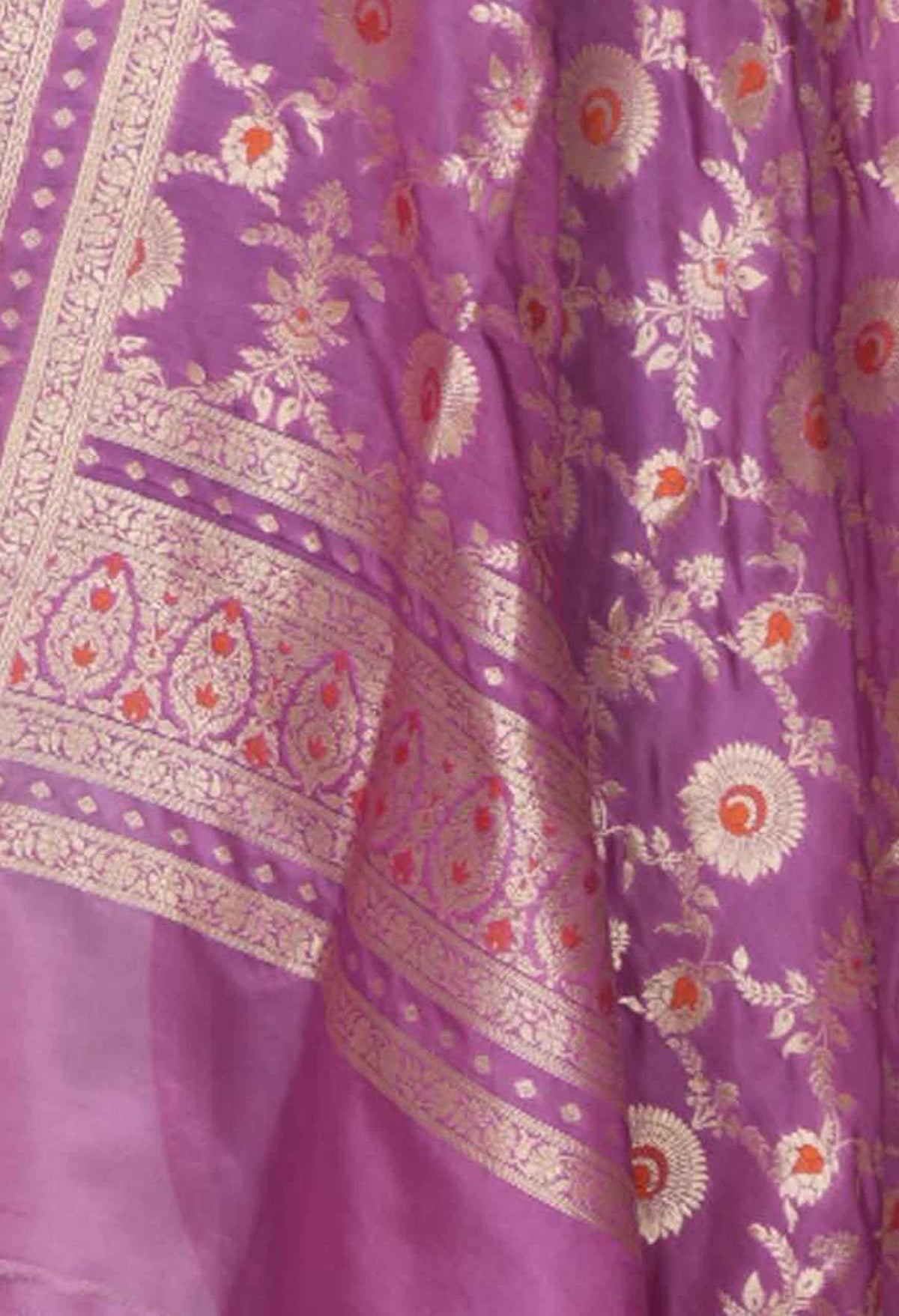 MagentaKatansilkBanarasidupattawithmeenedardelicatefloraljaal_1_main