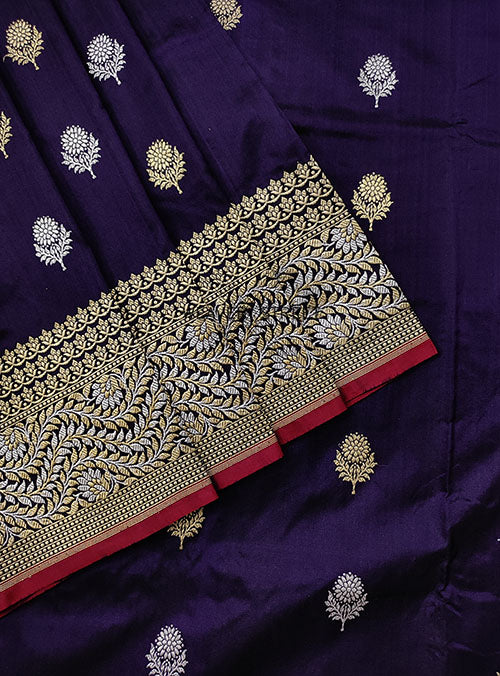 Midnight Blue Katan silk handwoven Banarasi saree with Flower kadwa buta (3) close up