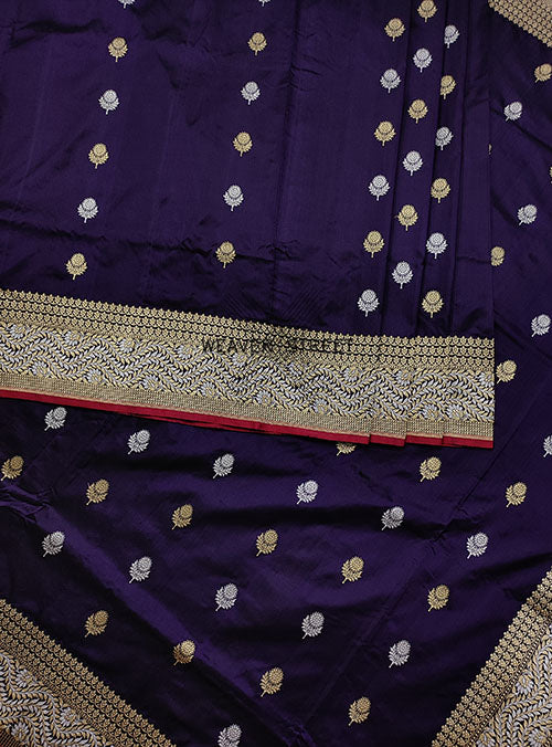 Midnight Blue Katan silk handwoven Banarasi saree with Flower kadwa buta (4) center