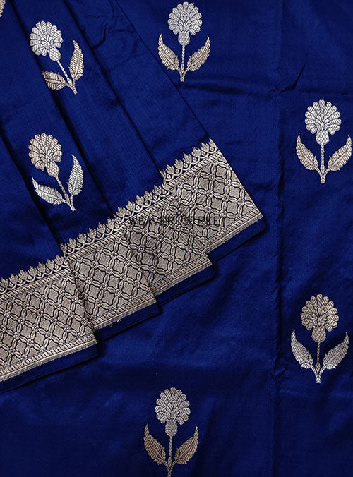 Midnight Blue katan silk handwoven Banarasi saree with Flower Alfi kadwa buta (3) close up