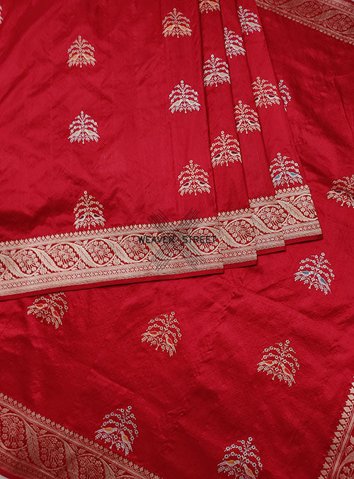 Red Katan silk Handwoven Banarasi saree with tilfi bird buta. 4 CENTER