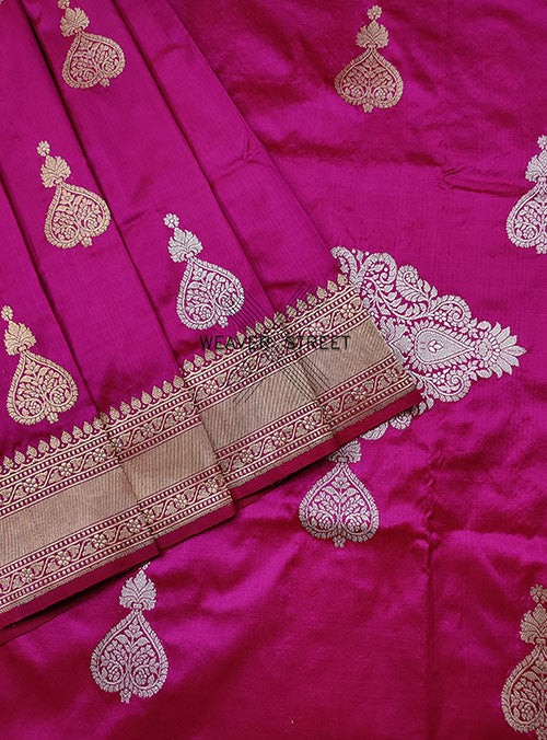 Red Pink shot color Katan Silk Handwoven Banarasi saree with stylized buta (3) close up