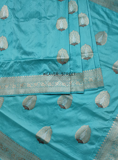 Turquoise Katan silk Handwoven Banarasi saree with tilfi Stylized buta (4) center
