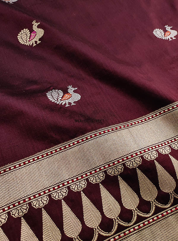 Wine Katan silk Handwoven Banarasi saree with meenedar peacock buti. 2 DETAIL