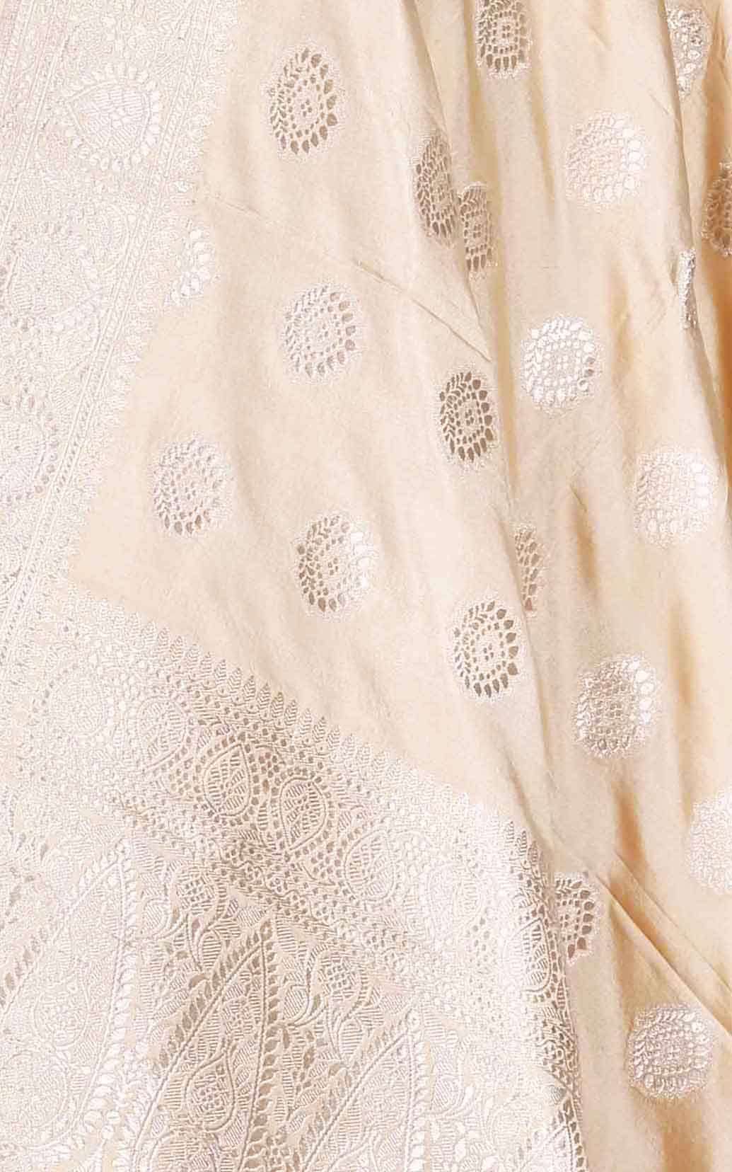 Beige katan silk Banarasi dupatta with stylized booti (2) Close up