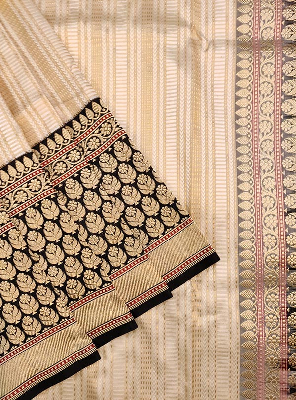 Cream Katan silk tanchoi Banarasi saree with dobby weave (2) close up