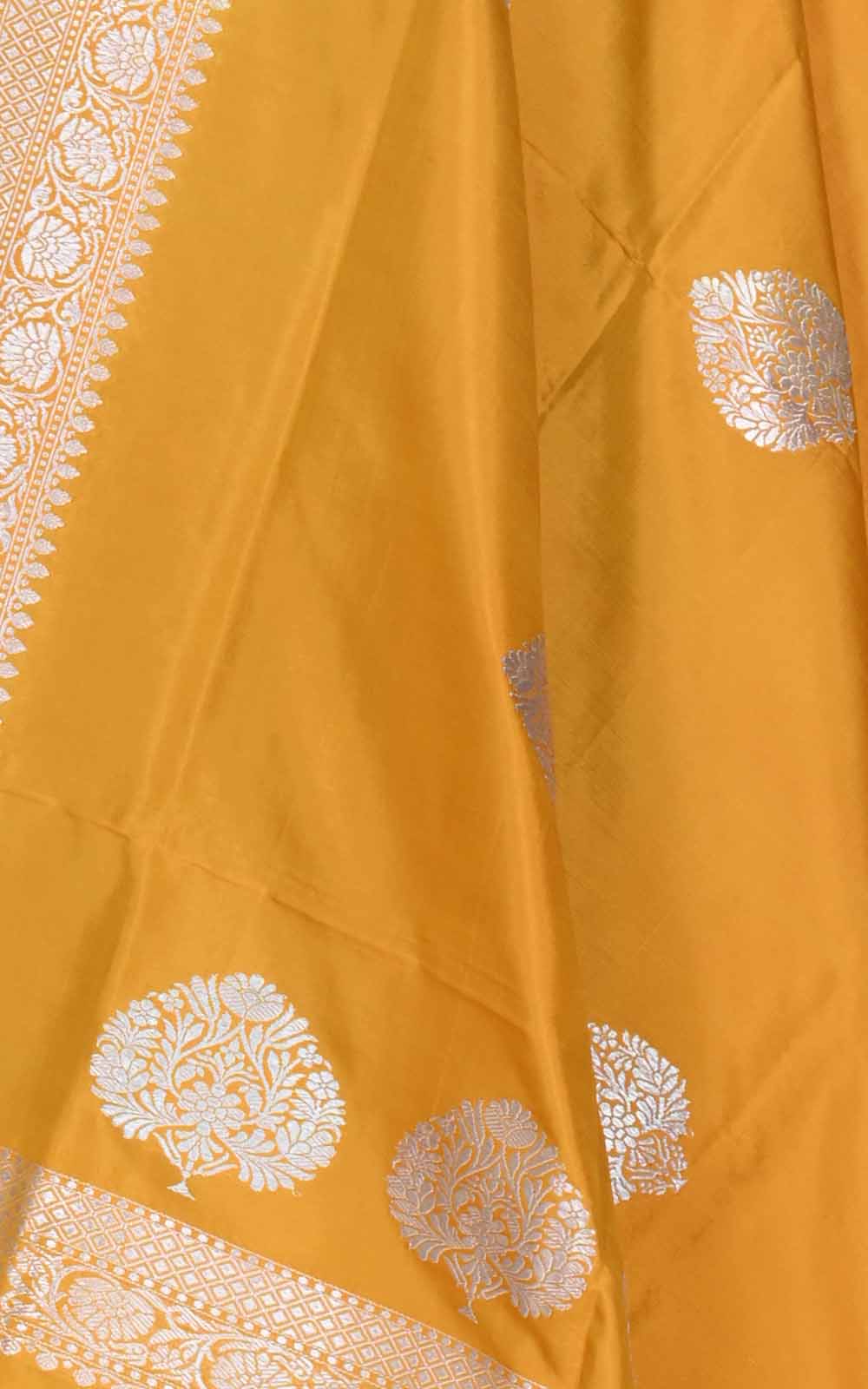 Mustard Katan silk handwoven Banarasi dupatta with leaf shape buta (2) closeup