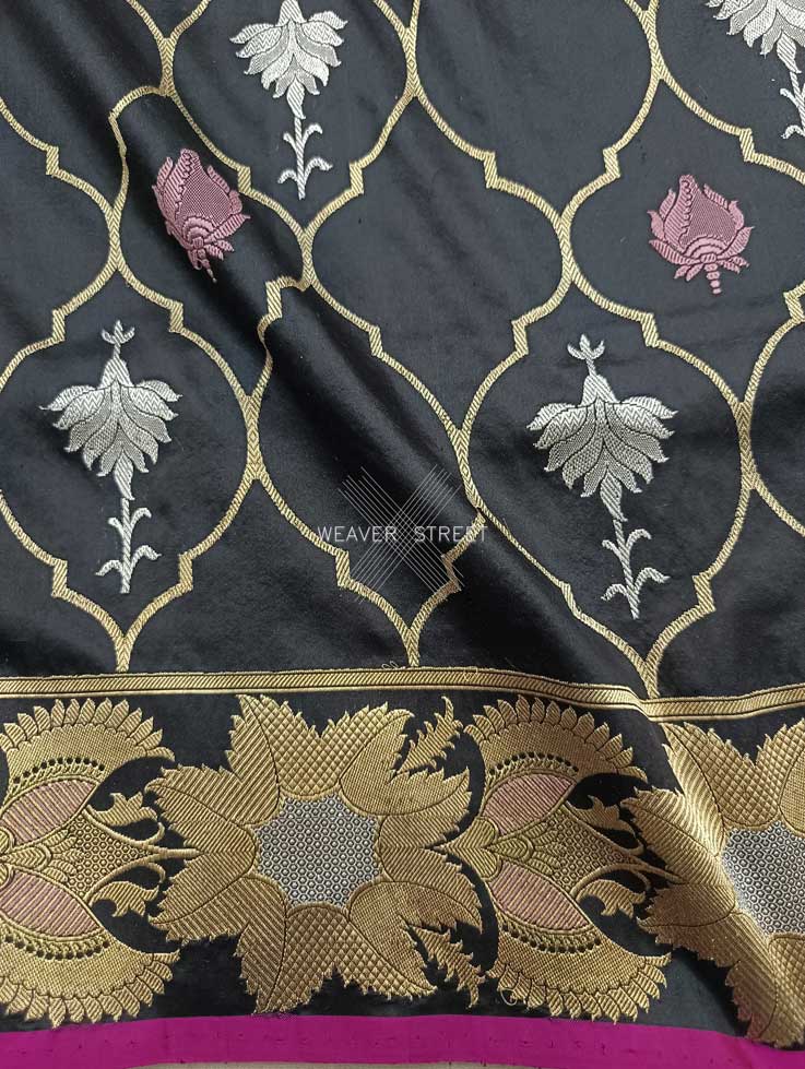 Black Katan Silk Handwoven Banarasi saree with ogee pattern kadhwa jaal 3 closeup