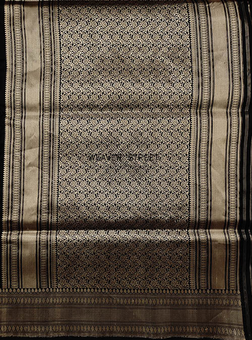 Black katan silk Hanwoven Banarasi saree with small flower kadwa buti (5) pallu
