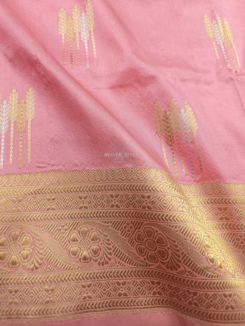Charm Pink Katan Silk Handwoven Banarasi saree with tilfi arrow kadhwa buta 3 closeup
