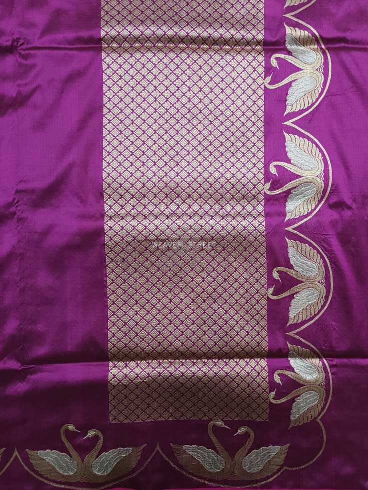 Deep Magenta Katan Silk Handwoven Banarasi saree with Swan pair scallop border 2 pallu