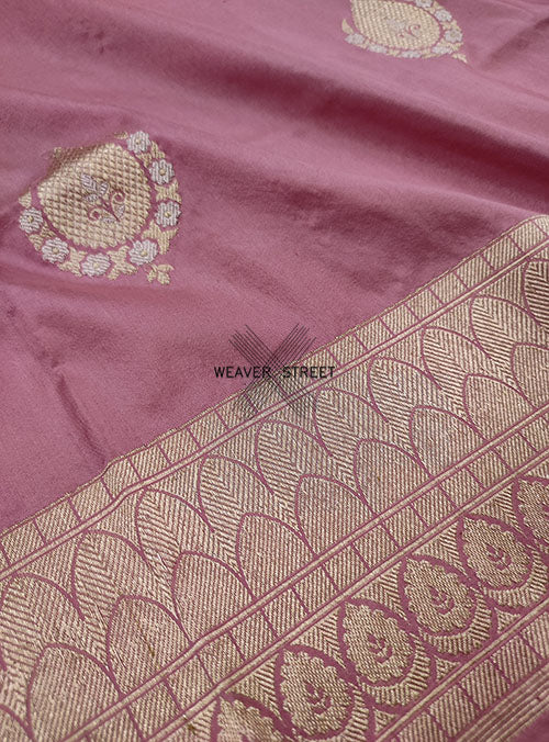 Dusky Pink Katan silk Handwoven Banarasi saree with alfi Kadwa buta. 2 DETAIL