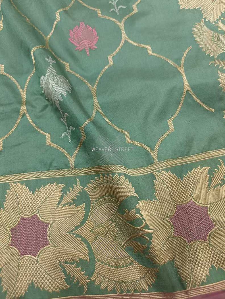 Fern Green Katan Silk Handwoven Banarasi saree with ogee pattern kadhwa jaal 3 closeup