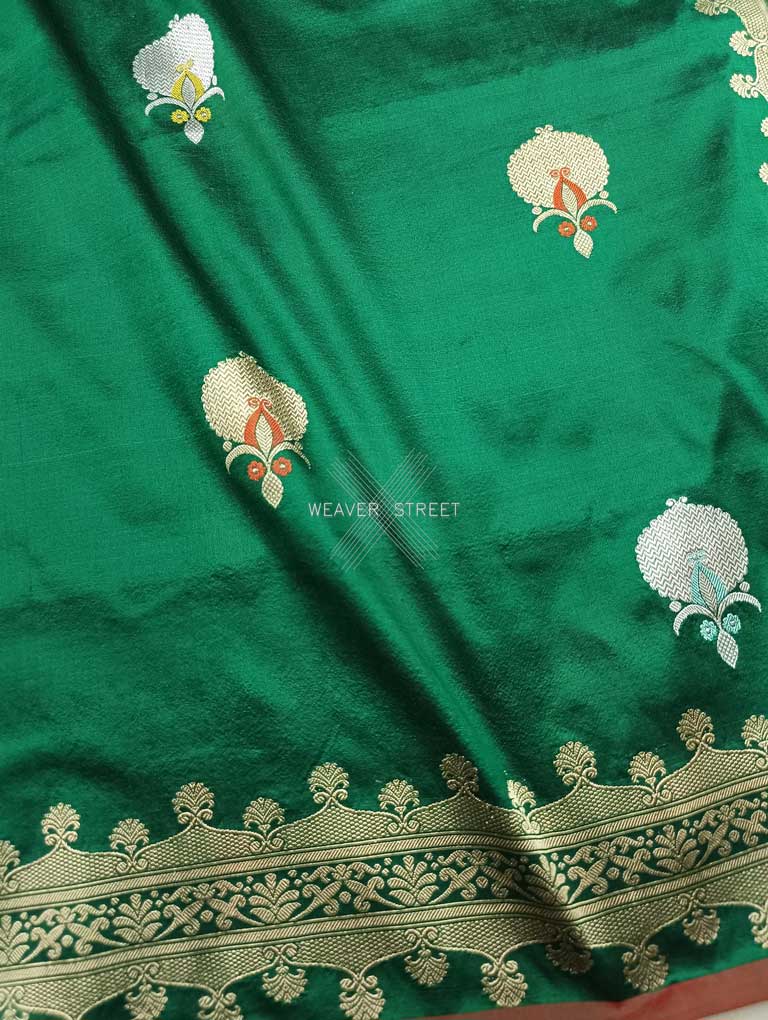 Green Katan Silk Handwoven Banarasi saree with Meenedar Anar kadhwa Buta 3 closeup