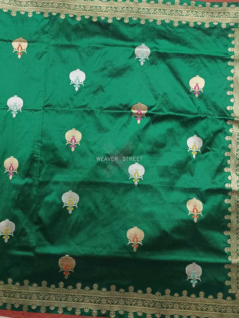 Green Katan Silk Handwoven Banarasi saree with Meenedar Anar kadhwa Buta 4 center
