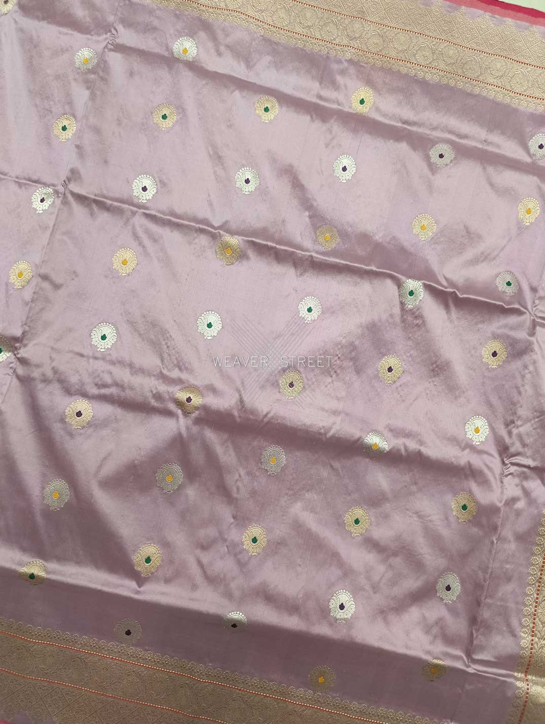 Light Lavender Katan Silk Handwoven Banarasi saree with alfi meenedar stylized kadhwa buti 4 center