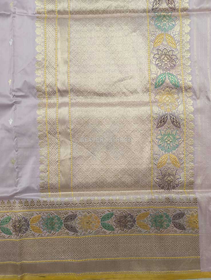 Light Lavender Katan Silk Handwoven Banarasi saree with small flower kadhwa buti 2 pallu