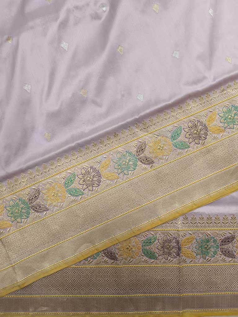 Light Lavender Katan Silk Handwoven Banarasi saree with small flower kadhwa buti 5 details