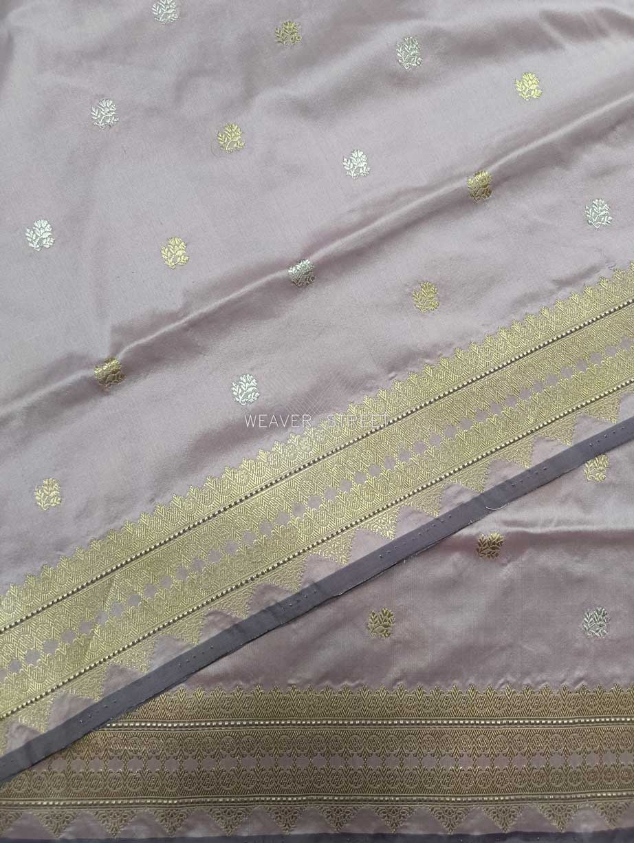 Mauve Katan Silk Handwoven Banarasi saree with small flower kadhwa buti  5 details