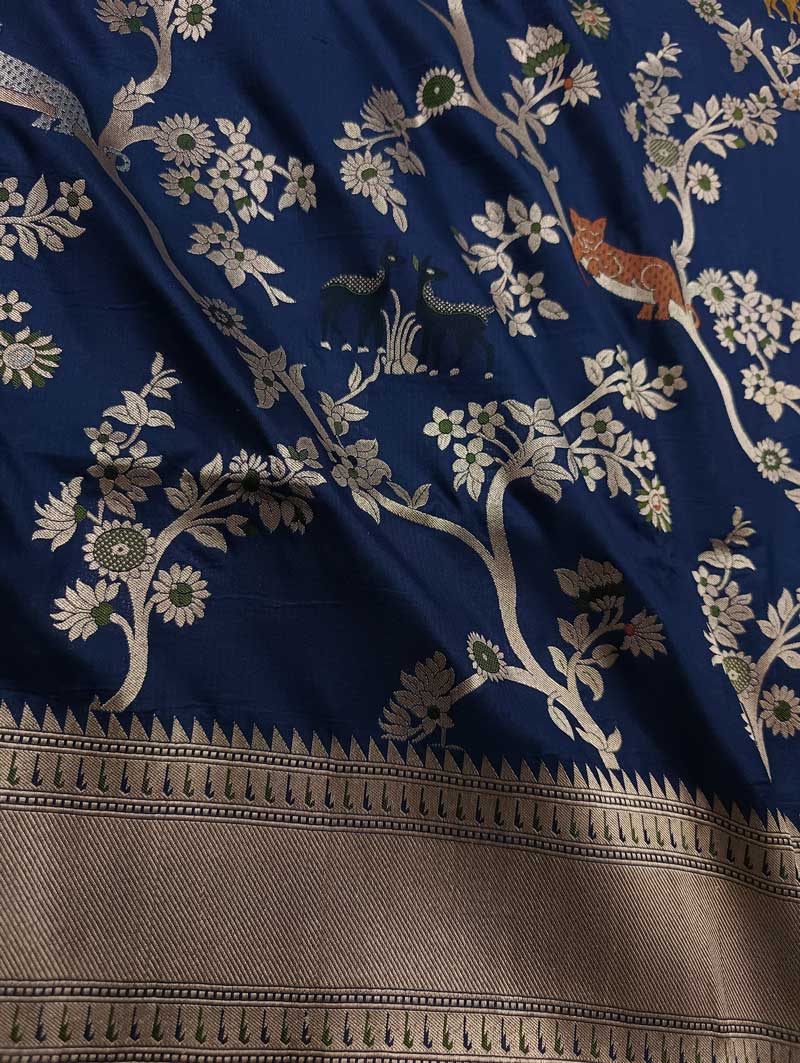 Midnight Blue Katan Silk handwoven Banarasi saree with tilfi meenedar Shikargah Jaal 4 closeup