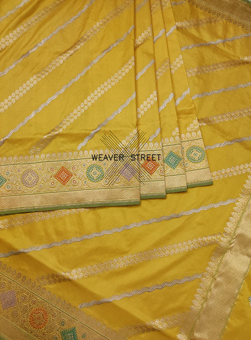 Minion Yellow katan silk handwoven Banarasi saree with aada kadwa jangla. 4 CENTER