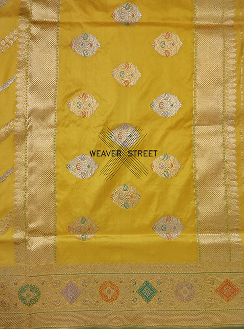 Minion Yellow katan silk handwoven Banarasi saree with aada kadwa jangla. 5 PALLU