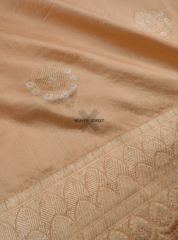 Peach Katan silk Handwoven Banarasi saree with alfi Kadwa buta. 2 DETAIL