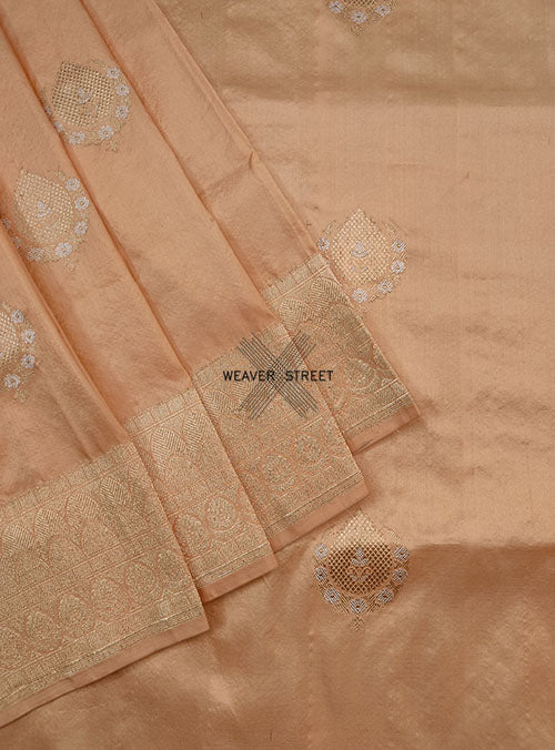 Peach Katan silk Handwoven Banarasi saree with alfi Kadwa buta. 3 CLOSE UP