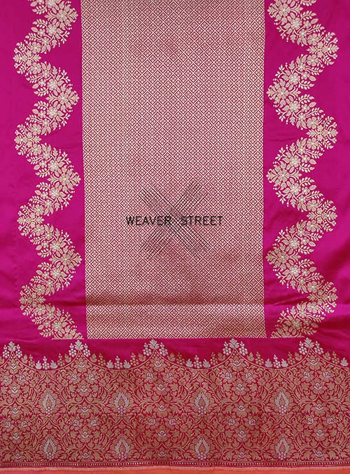 Pink Katan Silk Handwoven Banarasi saree with Flower Kadhwa Buta (5) pallu
