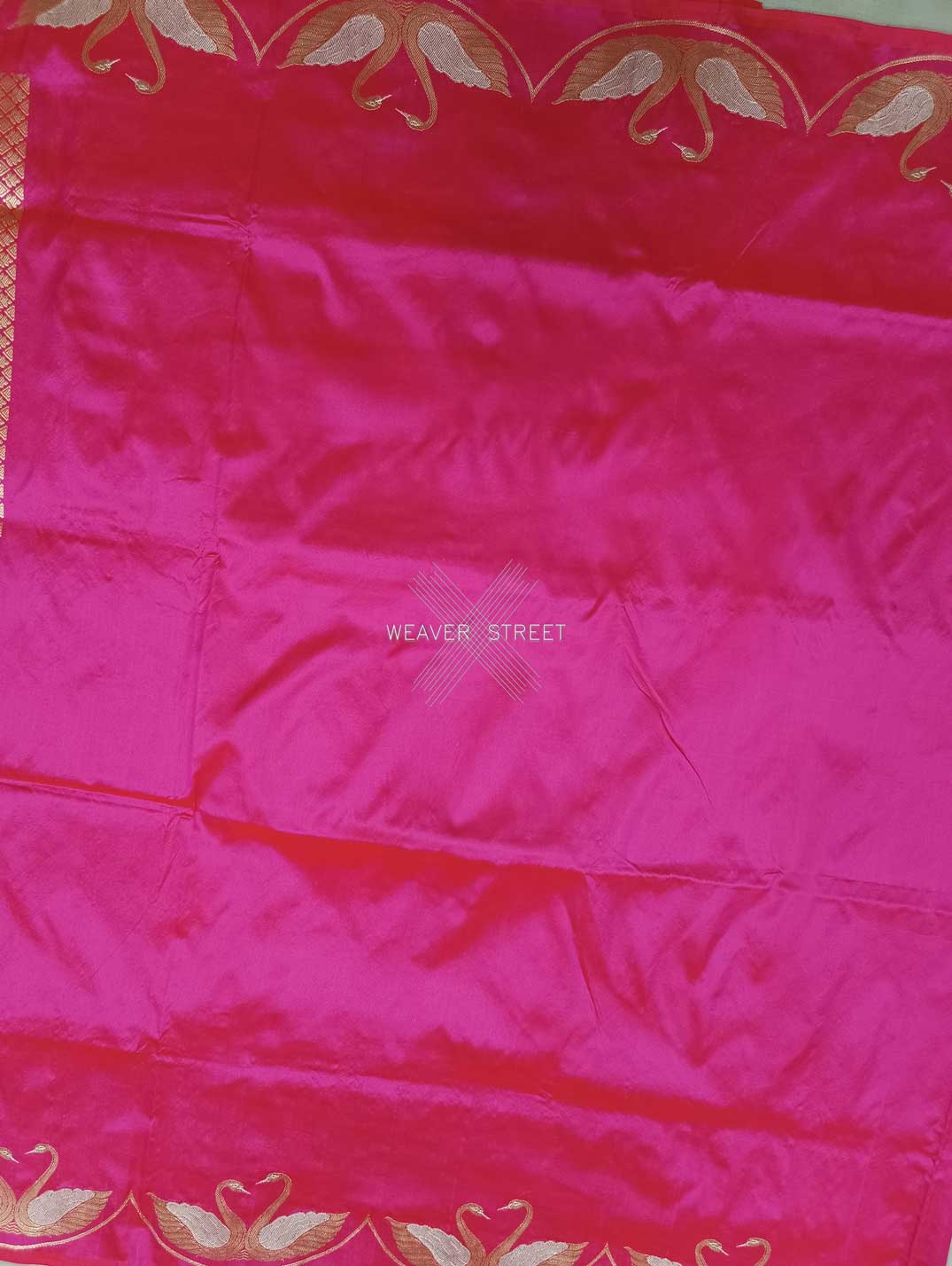Pink Katan Silk Handwoven Banarasi saree with Swan pair scallop border 4 center