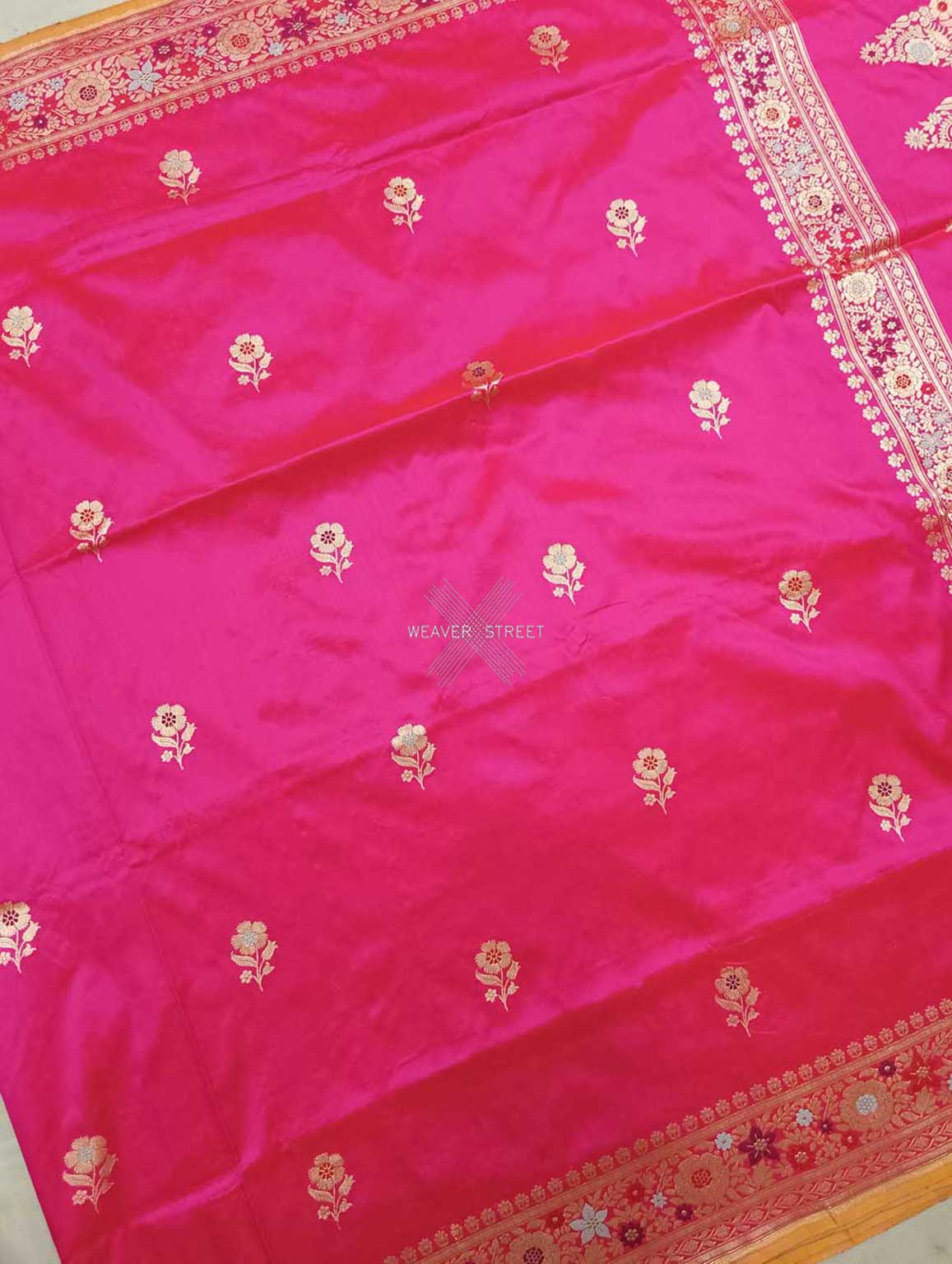 Pink katan silk Handwoven Banarasi saree with alfi meenedar flower buta 4 center