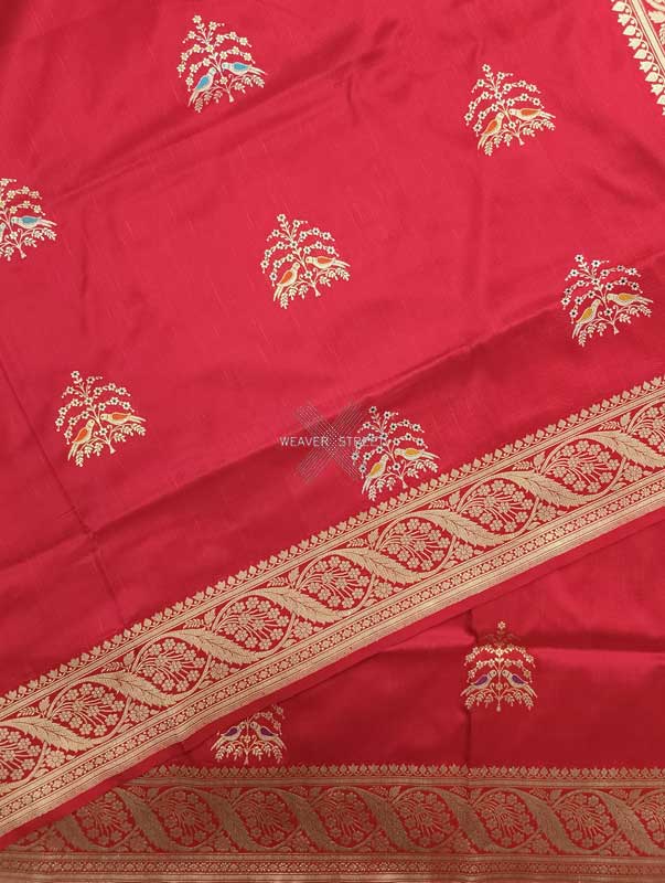Red katan silk Handwoven Banarasi saree with tilfi meenedar bird pair buta 5 details