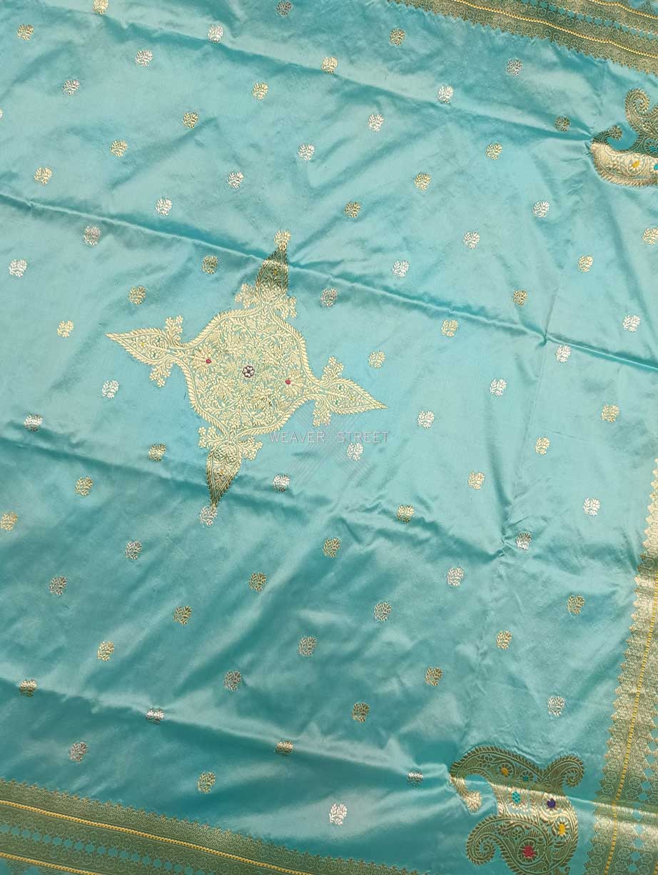 Sea green Katan Silk Handwoven Banarasi saree with small flower kadhwa buti 4 center