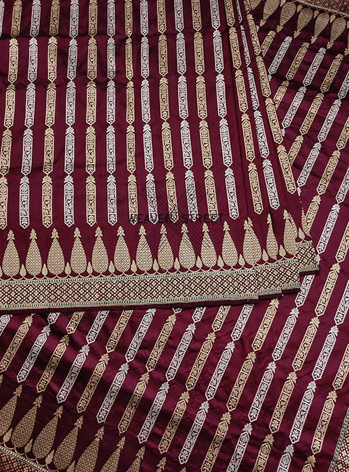 Wine Katan Silk Handwoven Banarasi Saree with Geometrical Stripes (4) center