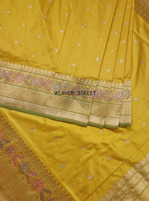 Yellow Katan Silk Handwoven Banarasi saree with mini flower buti (4) center