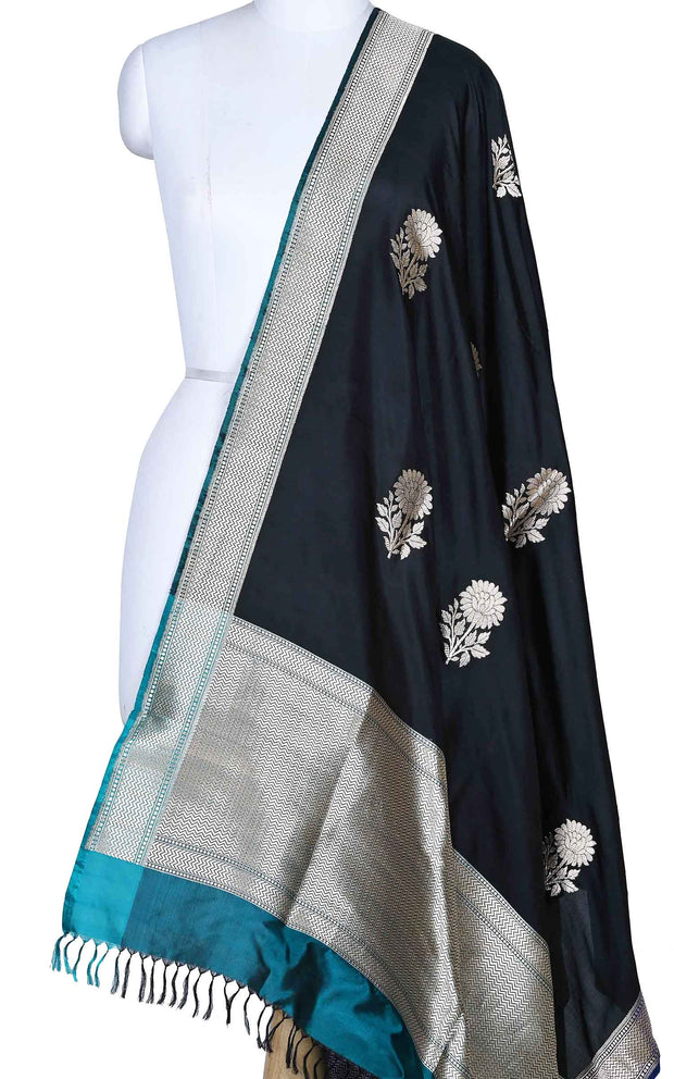 Black katan silk Banarasi dupatta with flower boota (1) Main