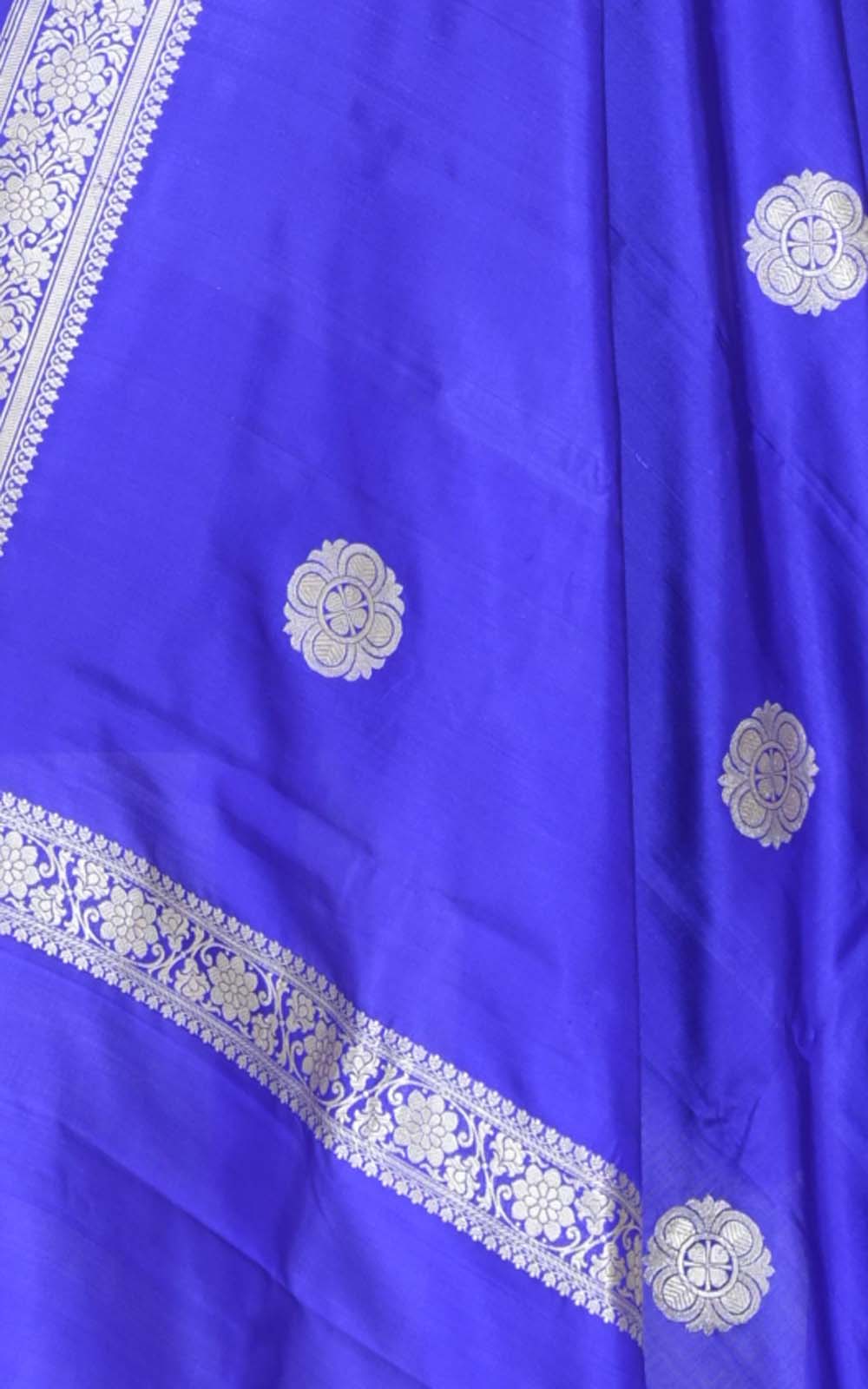 Blue Katan silk handwoven Banarasi dupatta with artistic round shape buta (2) closeup
