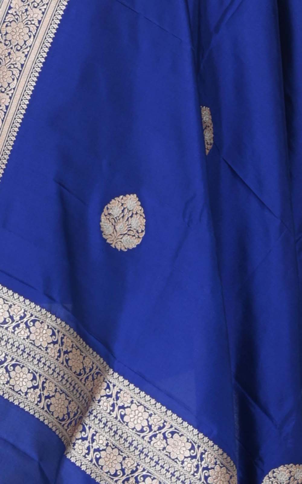 Blue Katan silk handwoven Banarasi dupatta with leaf shape alfi buta (2) closeup