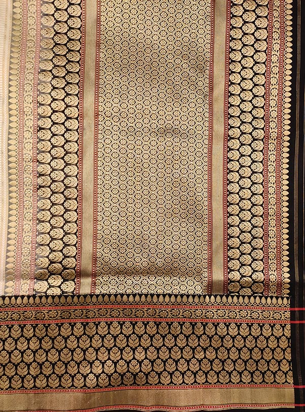 Cream Katan silk tanchoi Banarasi saree with dobby weave (4) anchal