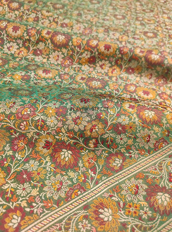 Green Katan silk Handwoven Tanchoi Jamawar Banarasi saree with floral jaal (2) Zoom