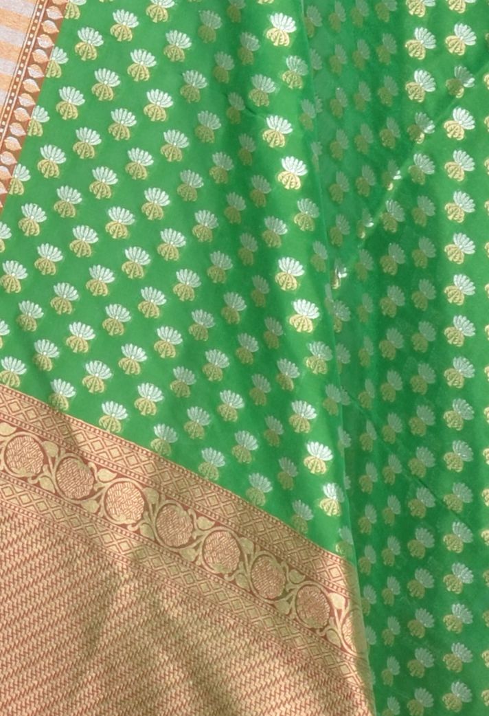 Green Katan Silk Banarasi dupatta with dual zari lotus motifs (2) Close up