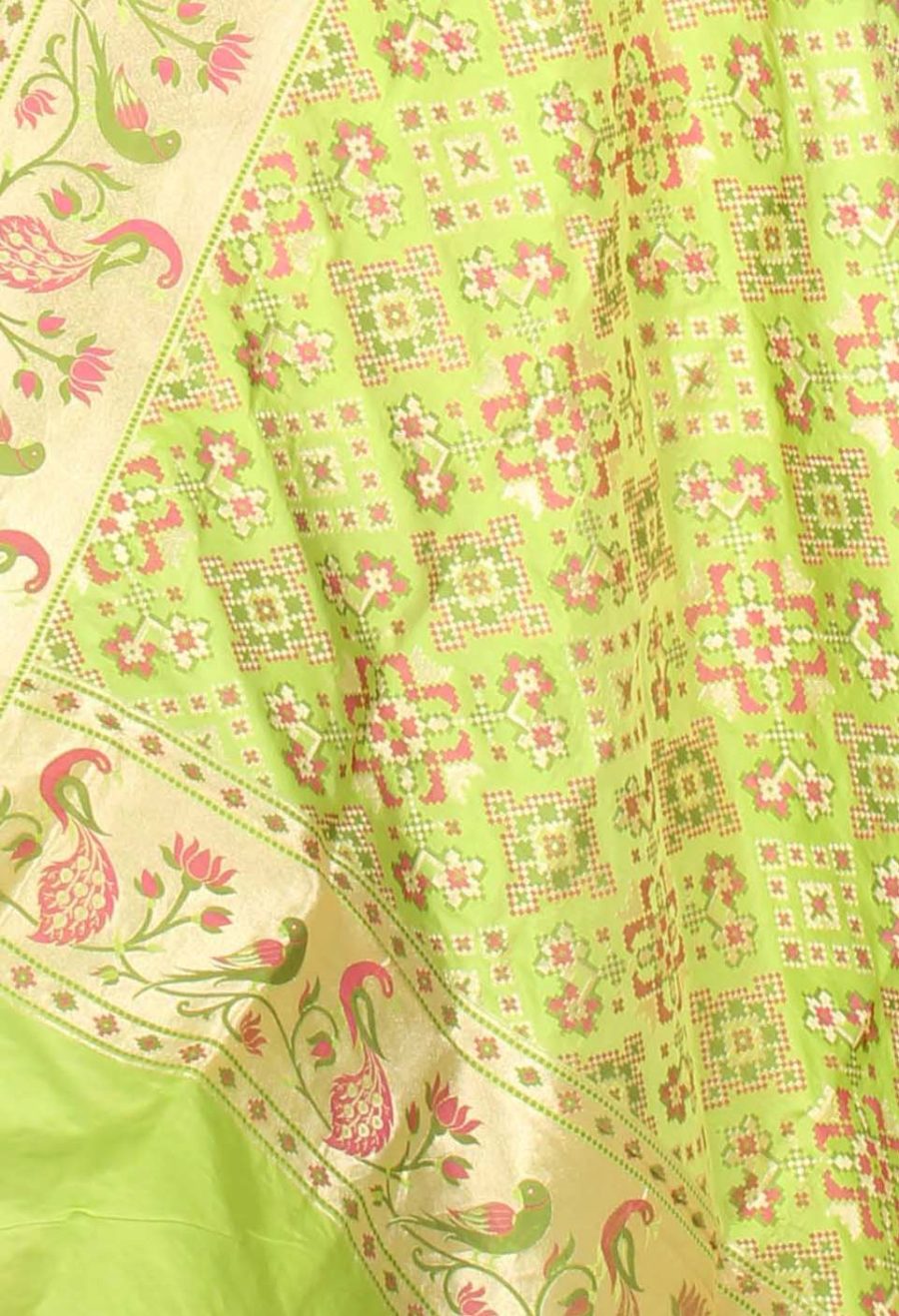 Green Katan Silk Handwoven Banarasi Dupatta with paithani border (2) Close up