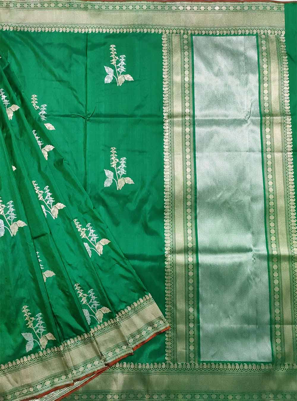 Green Katan silk handloom Banarasi saree with tulsi plant kadwa boota (1) Main
